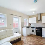Guest Rooms In House - Isleworth, Middlesex