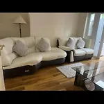 Guest Rooms In House - Isleworth, Middlesex
