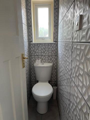 Guest In House - Isleworth, Middlesex *